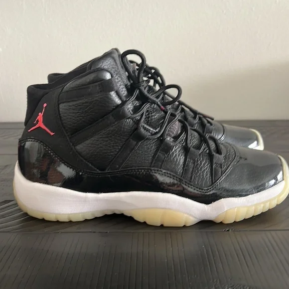 Used Air Jordan 11 Retro ‘72-10’ - Picture 2 of 7